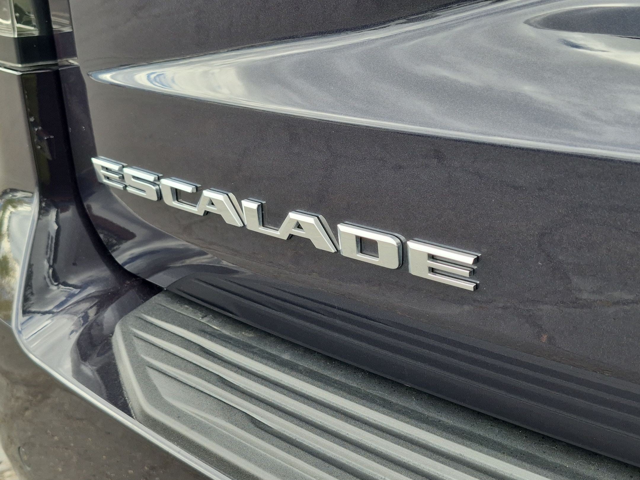 Certified 2022 Cadillac Escalade ESV Premium Luxury AWD/4WD image 26