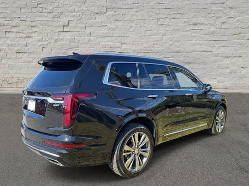 Certified 2025 Cadillac XT6 Premium Luxury image 5