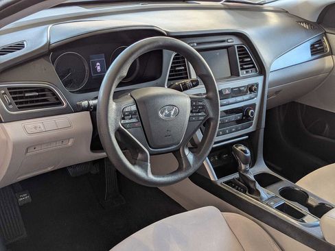 Used 2016 Hyundai Sonata Sport image 2