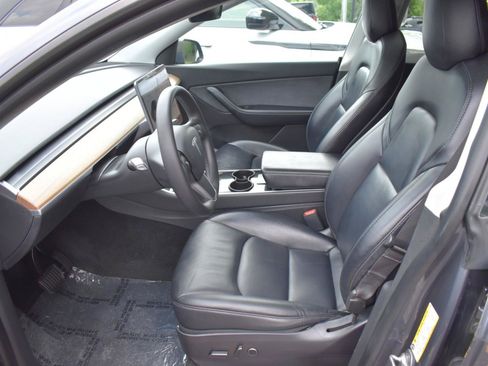 Used 2021 Tesla Model Y Long Range AWD/4WD image 25