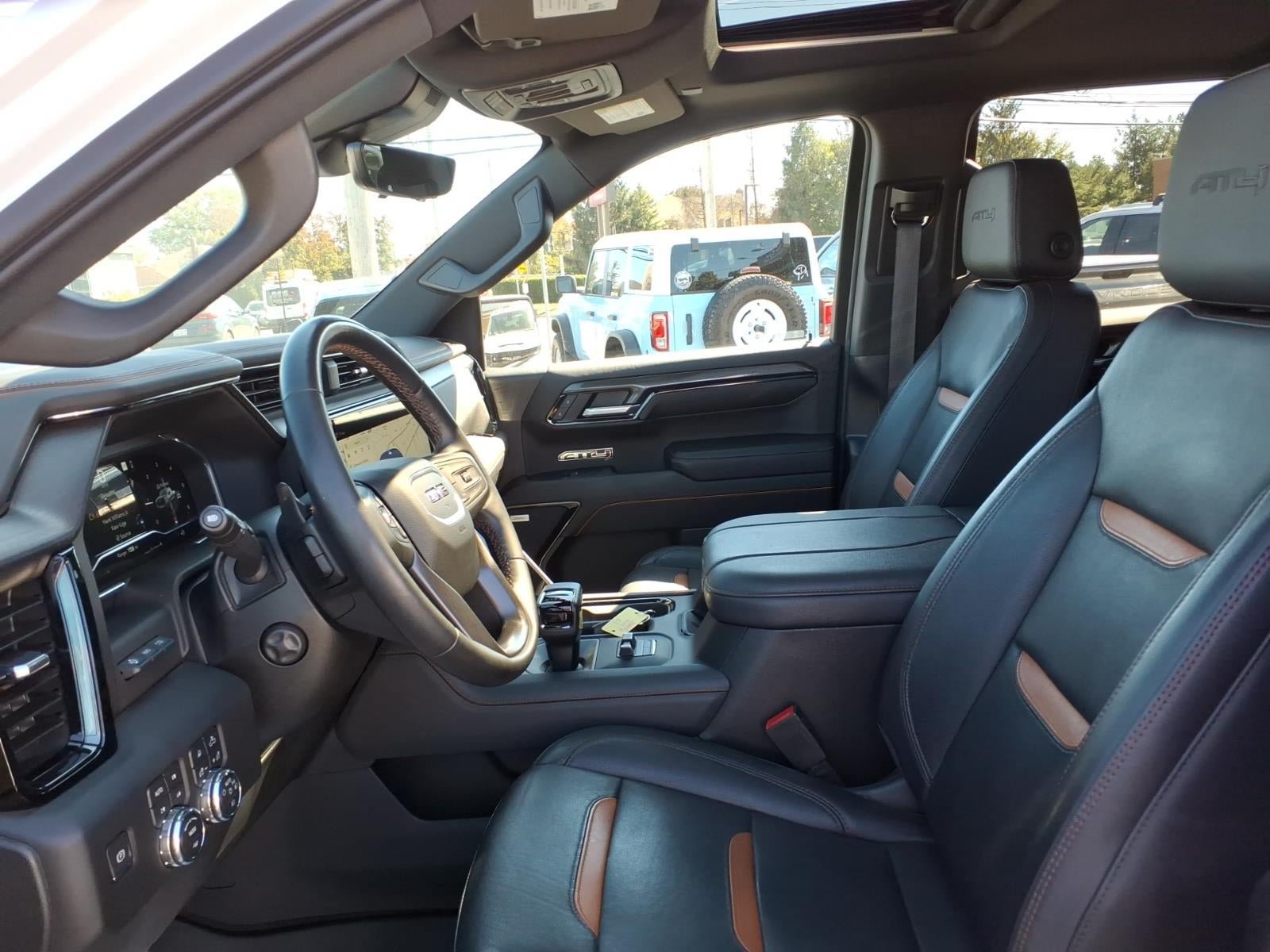 Used 2023 GMC Sierra 1500 AT4 w/ Technology Package AWD/4WD image 19