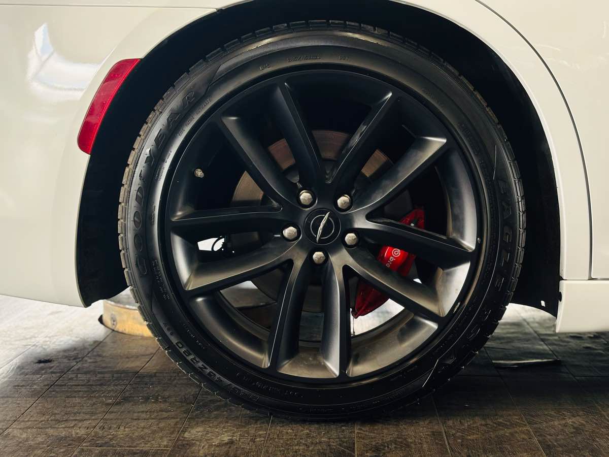Used 2023 Chrysler 300 C RWD image 26