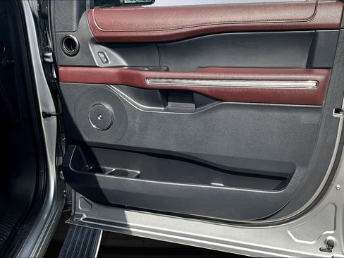 Used 2024 Ford Expedition Max Limited image 30