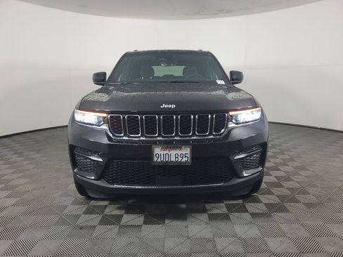 Used 2025 Jeep Grand Cherokee Laredo X image 9