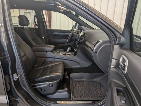 Used 2019 Jeep Grand Cherokee Limited w/ Luxury Group II AWD/4WD image 32
