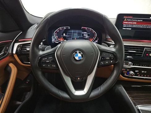 Used 2022 BMW 530i xDrive w/ Convenience Package image 4