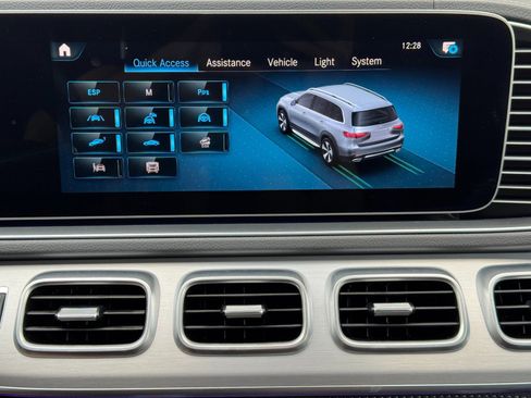Used 2023 Mercedes-Benz GLS 450 4MATIC image 32
