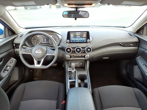Used 2025 Nissan Sentra SV FWD image 27
