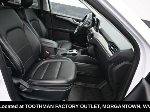 Used 2022 Ford Escape SEL w/ Equipment Group 302A AWD/4WD image 9
