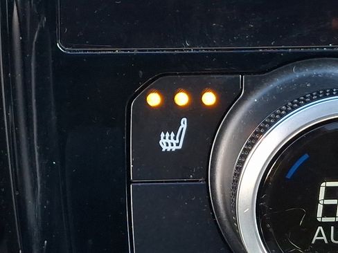 Used 2023 Toyota Highlander XLE image 22