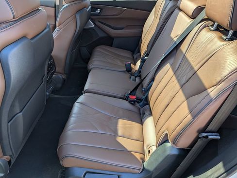 Used 2026 Acura MDX SH-AWD w/ Advance Package image 13