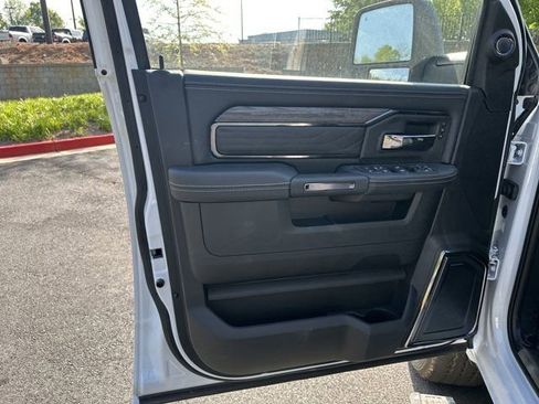 New 2025 RAM 2500 Limited image 10
