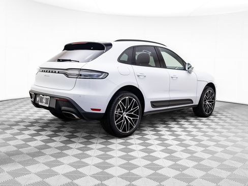Used 2026 Porsche Macan AWD/4WD image 7