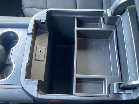 Used 2024 GMC Yukon SLE image 15