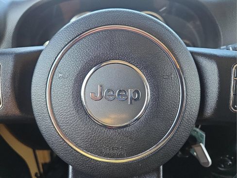 Used 2014 Jeep Wrangler Unlimited Sahara AWD/4WD image 21