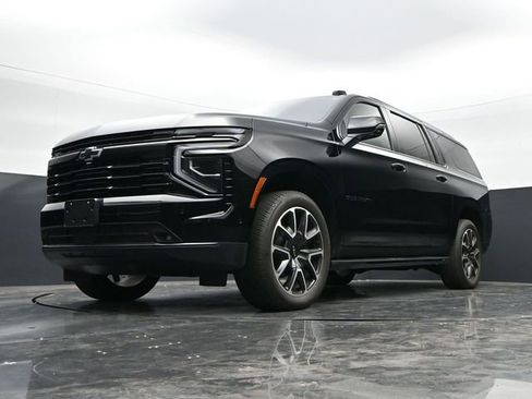 Used 2025 Chevrolet Suburban RST w/ Comfort Package AWD/4WD image 41