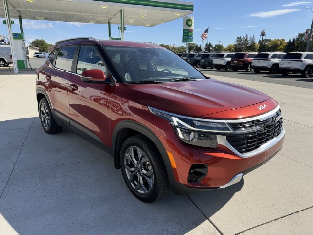 Used 2024 Kia Seltos S AWD/4WD image 3