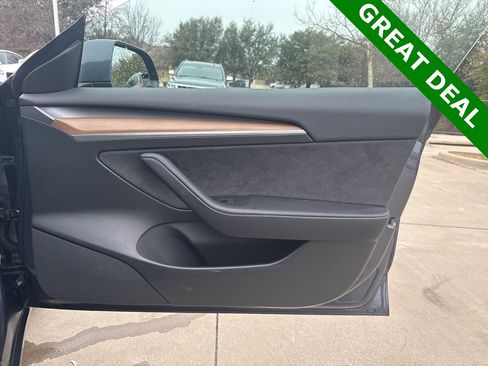 Used 2023 Tesla Model 3 Standard Range image 12