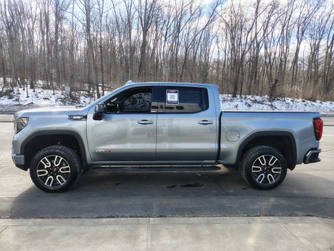 Used 2024 GMC Sierra 1500 AT4 w/ Technology Package image 10