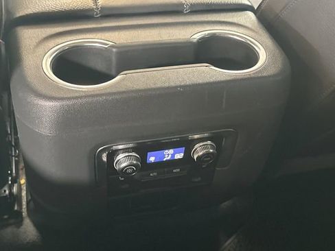 Used 2021 GMC Yukon Denali w/ Denali Premium Package image 15