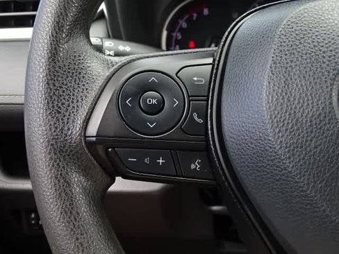 Certified 2025 Toyota RAV4 LE FWD image 36