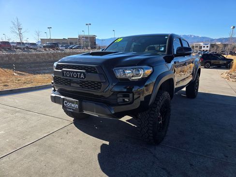 Used 2019 Toyota Tacoma TRD Pro image 3