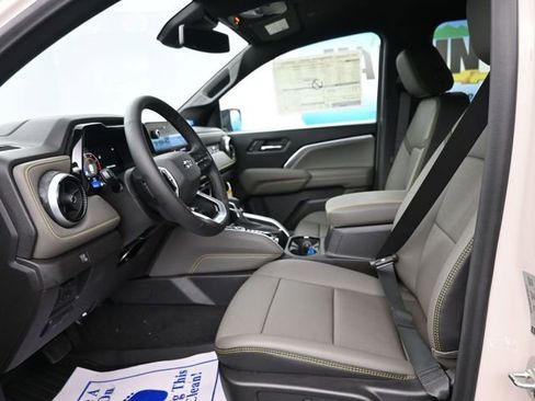 New 2026 Chevrolet Colorado ZR2 w/ Off-Road Front Bumper Package image 11