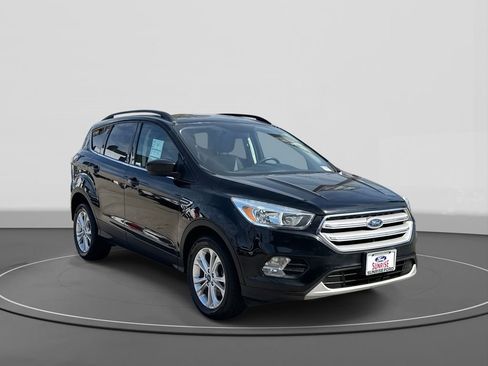 Certified 2018 Ford Escape SE image 4