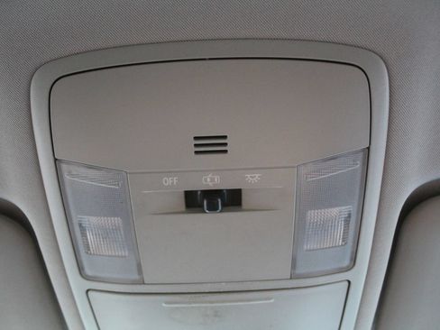 Used 2016 Toyota RAV4 LE FWD image 23