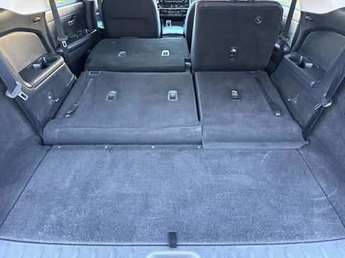 Used 2022 Nissan Pathfinder SV image 17