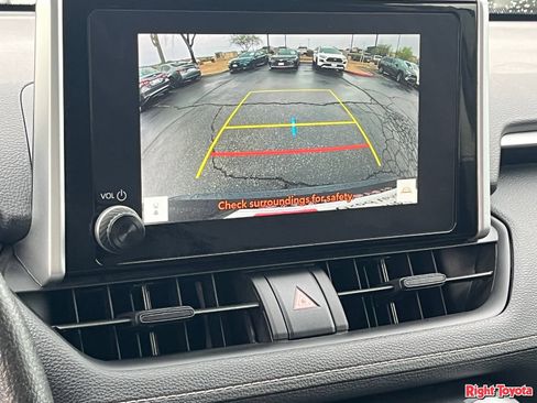Certified 2025 Toyota RAV4 XLE FWD image 29