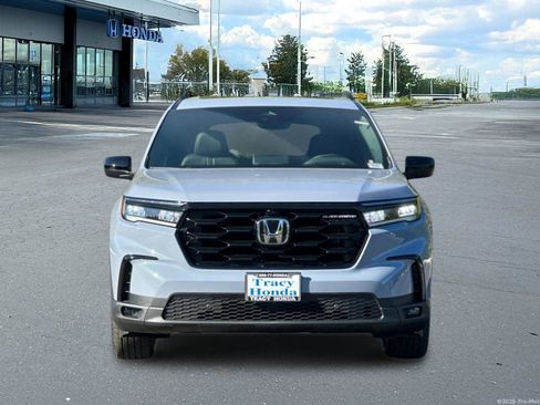 New 2025 Honda Pilot Black Edition image 6