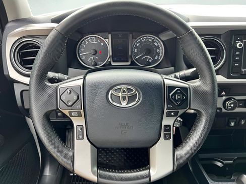 Used 2019 Toyota Tacoma SR5 image 38