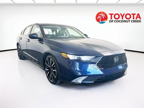 Used 2023 Honda Accord Touring image 1