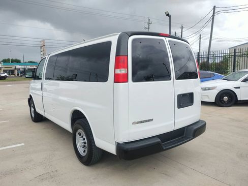 Used 2017 Chevrolet Express 2500 LS image 3