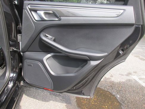 Used 2018 Porsche Macan Turbo image 68