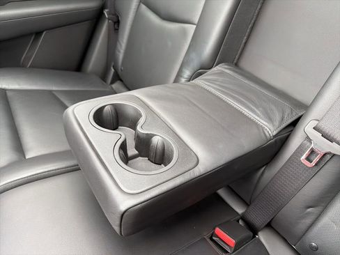 Used 2017 Cadillac XT5 Luxury w/ Driver Awareness Package image 36