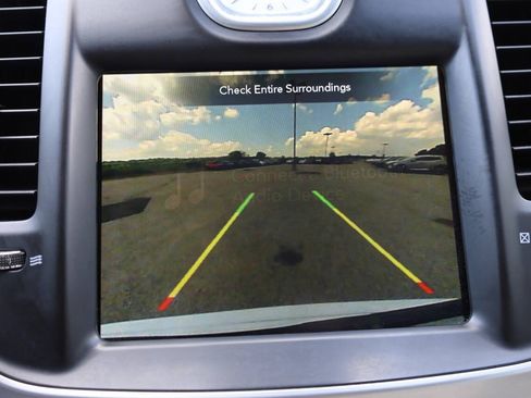 Used 2022 Chrysler 300 Touring L AWD/4WD image 22