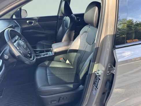 Used 2025 Kia Sorento SX AWD/4WD image 21