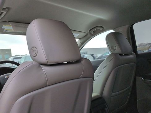 Certified 2023 Cadillac XT4 Luxury w/ Cold Weather Package image 17