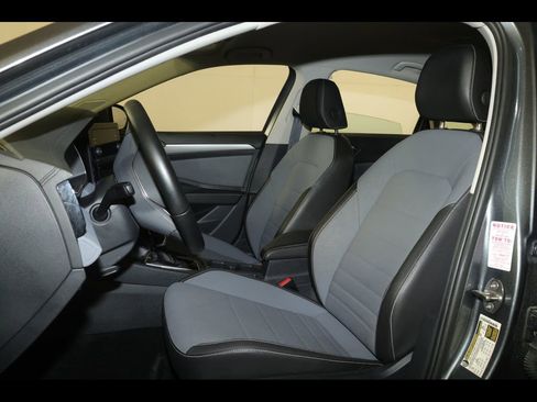 Used 2025 Volkswagen Jetta SE image 20