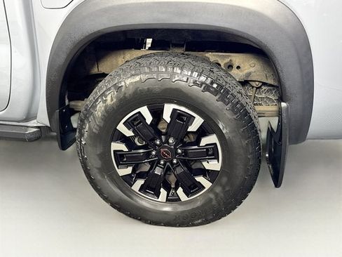 Used 2022 Nissan Frontier PRO-4X w/ Technology Package AWD/4WD image 28