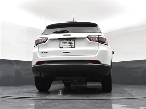 New 2026 Jeep Compass Latitude image 23