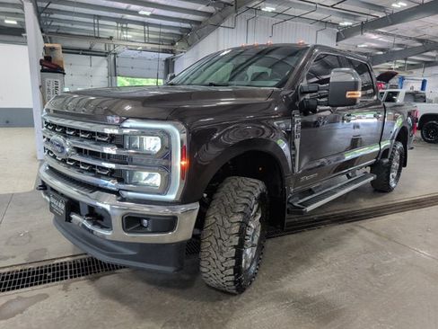 Used 2025 Ford F250 Lariat w/ Chrome Package AWD/4WD image 6