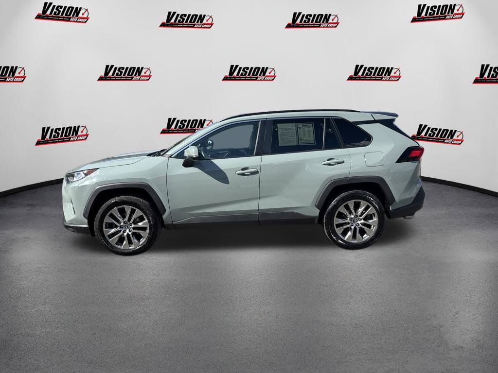 Used 2019 Toyota RAV4 XLE Premium AWD/4WD image 2
