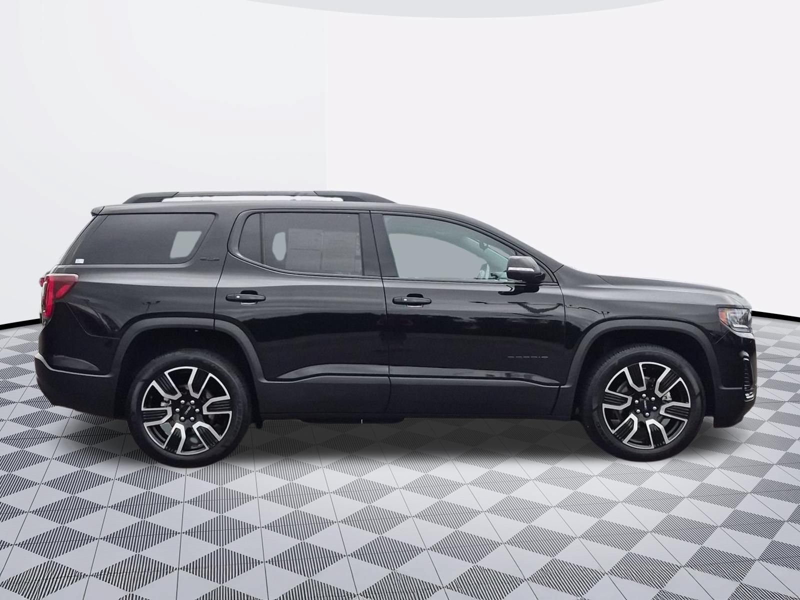 Certified 2021 GMC Acadia SLE w/ Driver Convenience Package FWD image 8