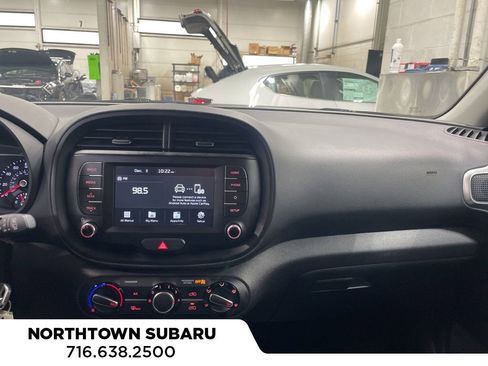 Used 2020 Kia Soul LX image 13