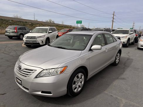 Used 2008 Toyota Camry LE image 2