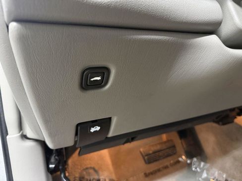 Used 2003 Chevrolet Impala Sedan w/ Preferred Equipment Group FWD image 15