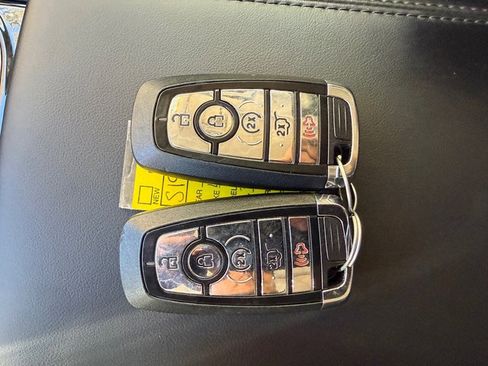 Used 2022 Lincoln Nautilus Reserve w/ Luxury Package image 36